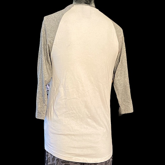 Nike women’s white & gray 3/4 sleeve jersey shirt - Picture 2 of 3